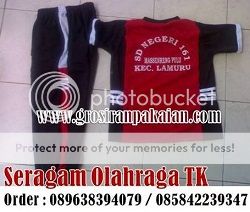 setelan seragam olahraga kaos dan training